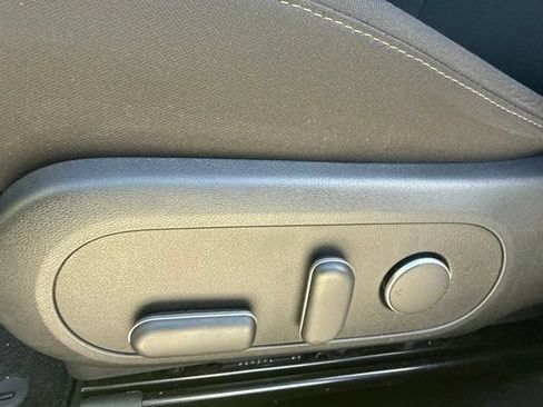 Used 2025 Hyundai Kona SEL FWD image 13