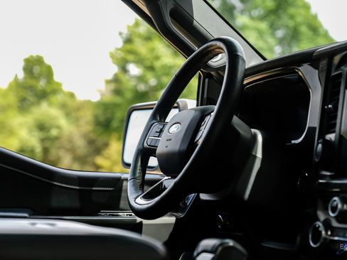 Used 2024 Ford F150 Lariat w/ Equipment Group 502A High image 54