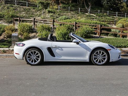 Used 2019 Porsche 718 Boxster image 8