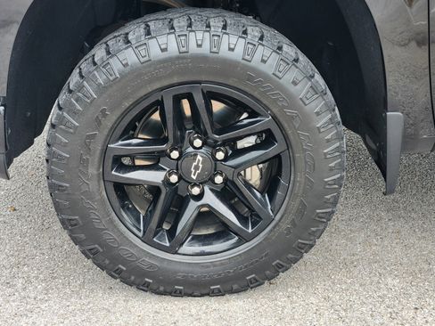 Used 2021 Chevrolet Silverado 1500 LT Trail Boss w/ Convenience Package II image 31