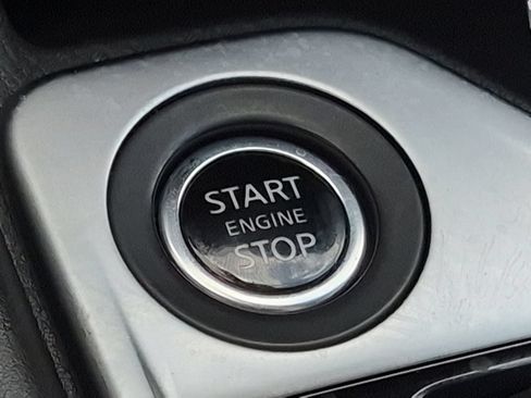 Certified 2022 Nissan Sentra SR w/ Midnight Edition FWD image 32