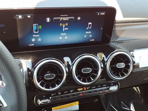 New 2026 Mercedes-Benz GLB 250 image 5