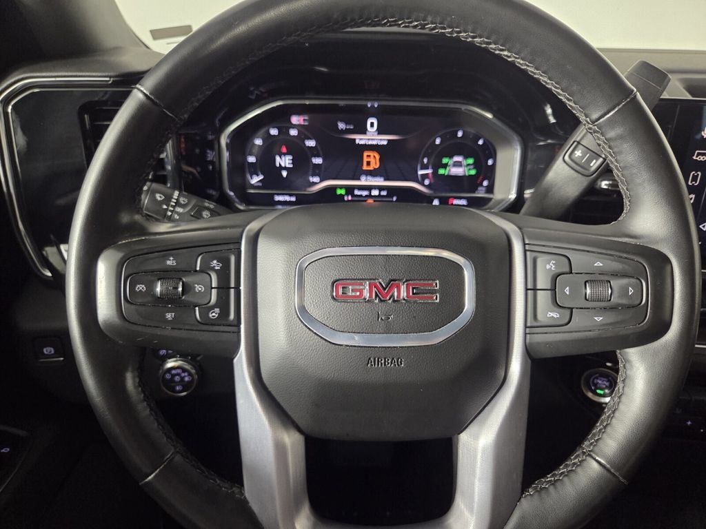 Used 2025 GMC Sierra 1500 SLT RWD image 16