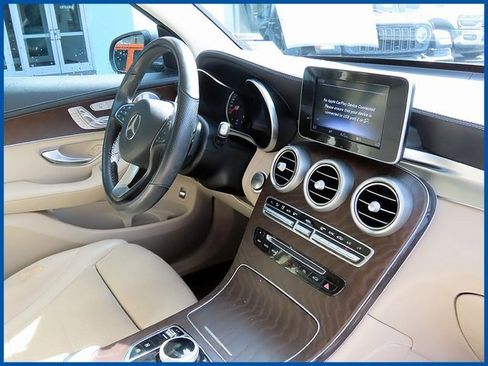 Used 2019 Mercedes-Benz GLC 300 GLC 300 image 8