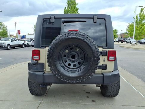 Used 2018 Jeep Wrangler Unlimited Sport w/ Connectivity Group AWD/4WD image 9