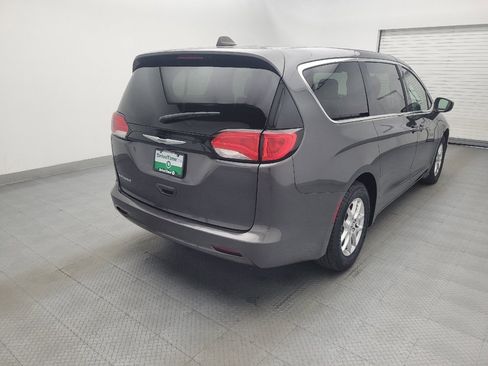 Used 2023 Chrysler Voyager LX FWD image 9