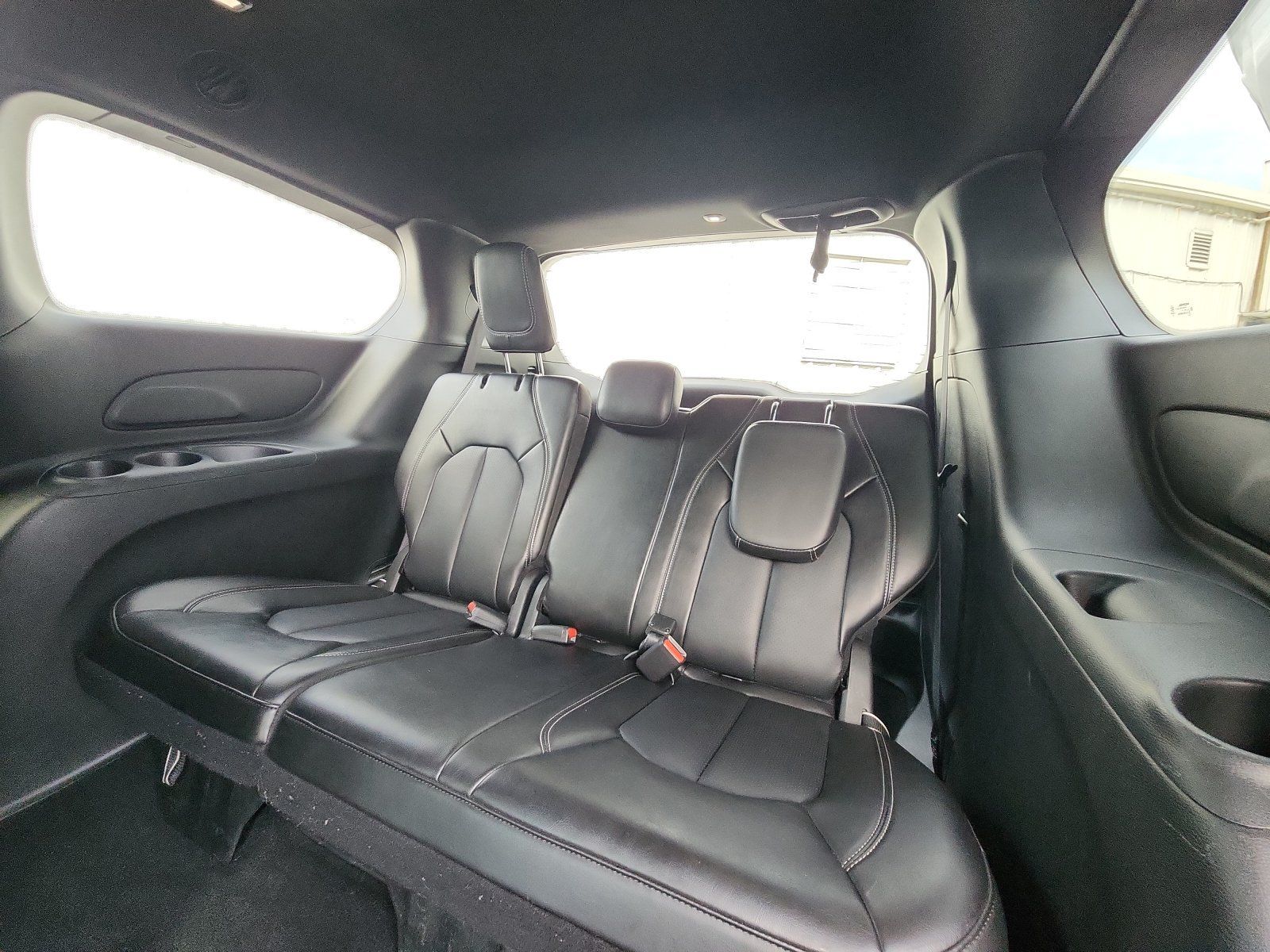 Used 2025 Chrysler Pacifica Select FWD image 23