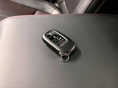 Used 2025 Honda Pilot Black Edition image 11