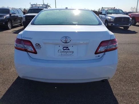 Used 2011 Toyota Camry XLE image 6