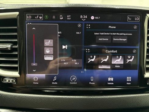 Used 2022 Chrysler Pacifica Touring-L image 22