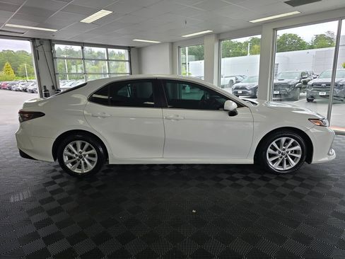 Used 2022 Toyota Camry LE FWD image 2