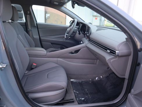 Used 2023 Hyundai Elantra SEL image 36