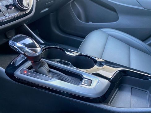 Used 2025 Buick Envista Sport Touring image 41