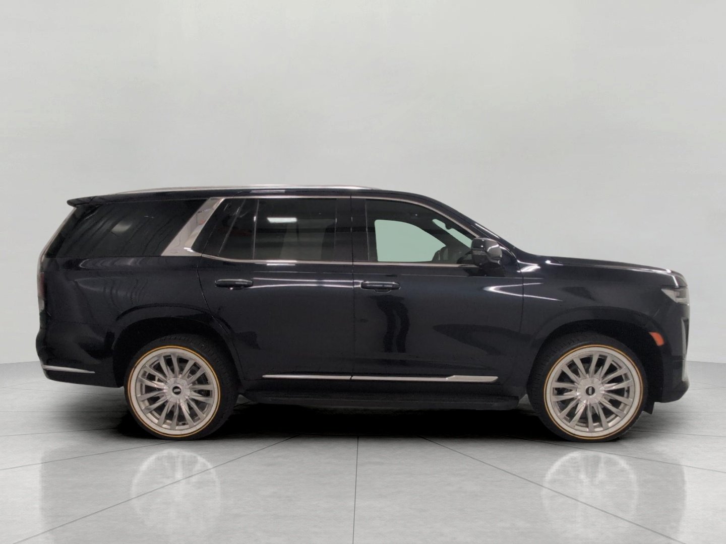 Used 2021 Cadillac Escalade Premium Luxury w/ Performance Package AWD/4WD image 11