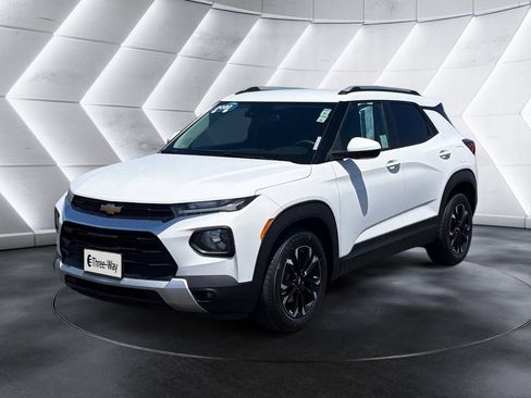 Certified 2022 Chevrolet TrailBlazer LT FWD image 1