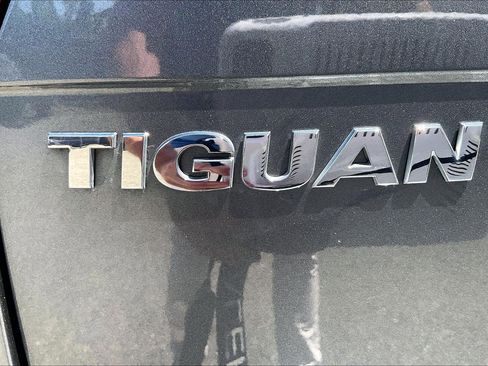 Used 2019 Volkswagen Tiguan S w/ Driver Assistance Package FWD image 30