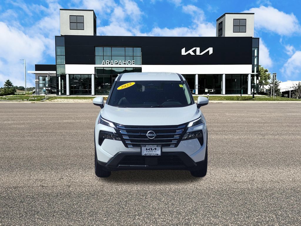 Used 2025 Nissan Rogue SV AWD/4WD image 3
