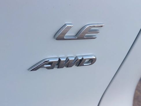 Used 2022 Toyota Corolla Cross LE AWD/4WD image 37
