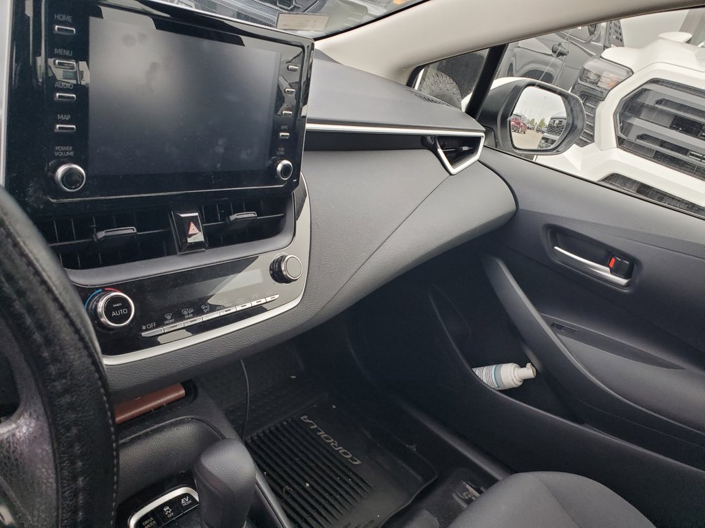 Used 2020 Toyota Corolla LE FWD image 12