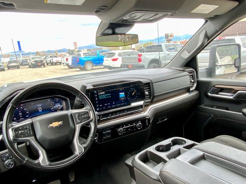 Used 2024 Chevrolet Silverado 2500 LT AWD/4WD image 37