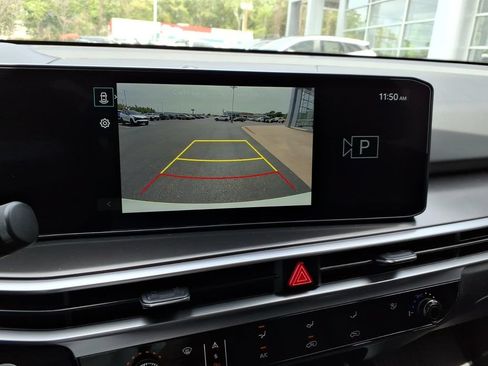 Certified 2026 Kia Sorento LX FWD image 21