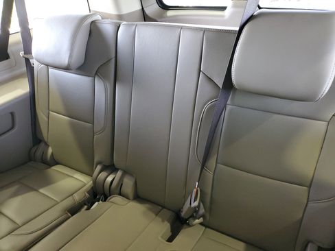 Used 2018 Chevrolet Suburban Premier RWD image 15