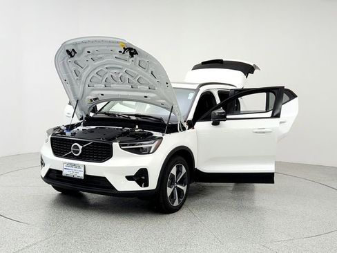 New 2026 Volvo XC40 B5 Plus w/ Protection Package Premier image 9
