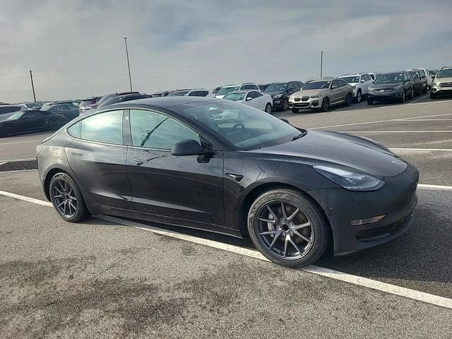Used 2021 Tesla Model 3 Standard Range Plus RWD image 2