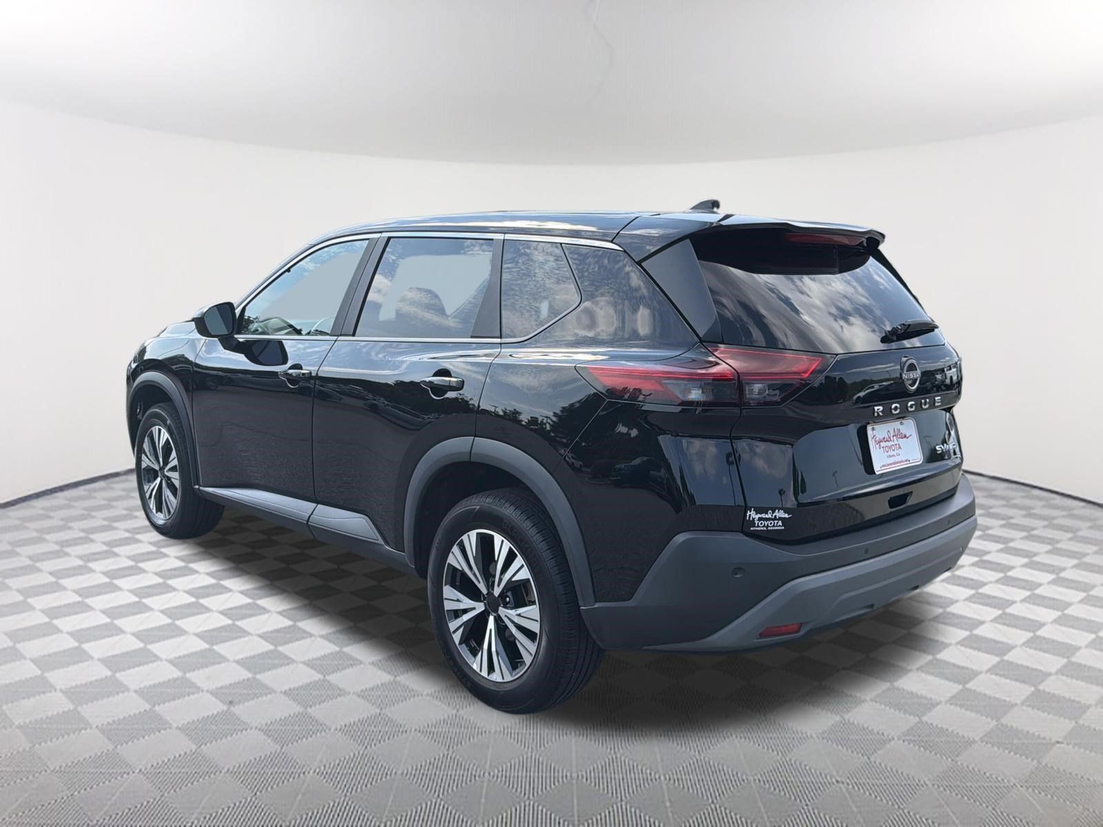 Used 2023 Nissan Rogue SV AWD/4WD image 15