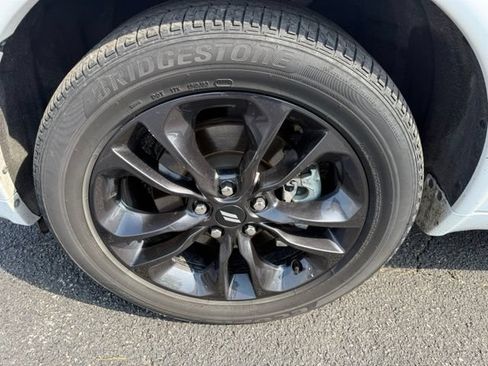 Used 2025 Dodge Durango GT AWD/4WD image 8