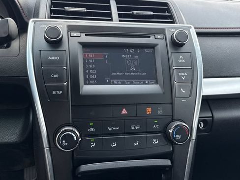 Used 2017 Toyota Camry SE FWD image 26