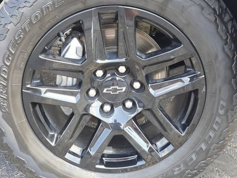 Used 2024 Chevrolet Silverado 1500 LT Trail Boss w/ LT Trail Boss Premium Package AWD/4WD image 11