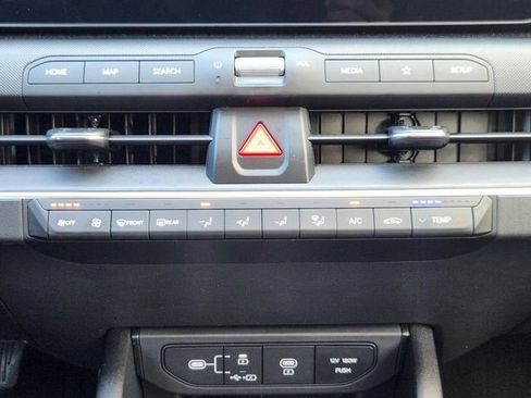 Used 2025 Kia K4 LXS image 17