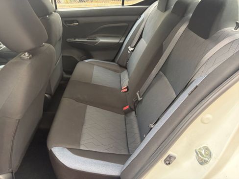 Used 2025 Nissan Versa SV image 33