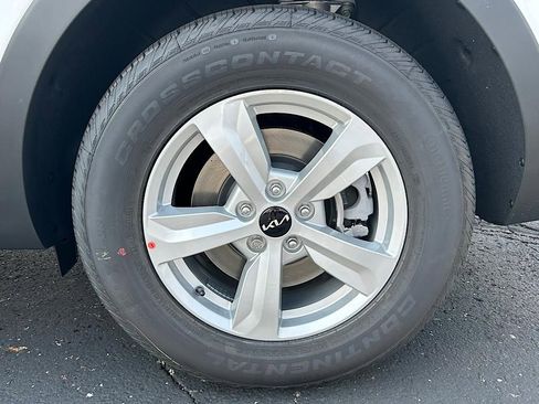 New 2025 Kia Sorento LX image 24