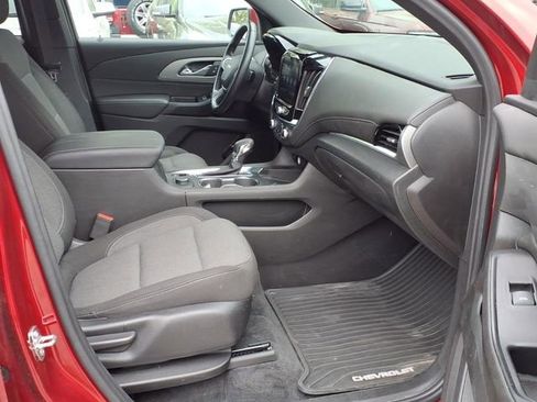 Used 2023 Chevrolet Traverse LT FWD image 23