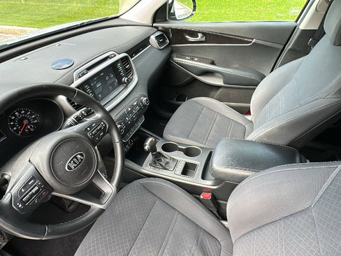 Used 2017 Kia Sorento AWD w/ LX Convenience Package image 22