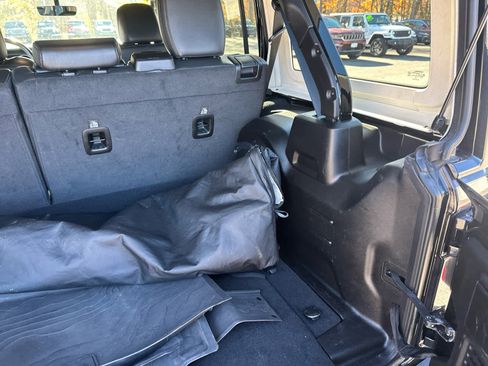 Used 2022 Jeep Wrangler Unlimited Sahara w/ Cold Weather Group image 37