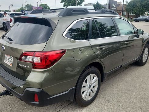 Used 2018 Subaru Outback 2.5i Premium AWD/4WD image 4