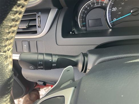 Used 2012 Toyota Camry SE image 18