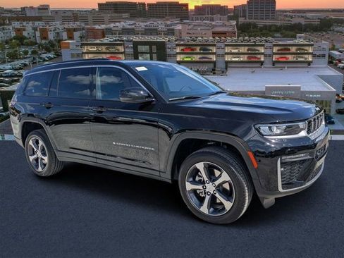 New 2026 Jeep Grand Cherokee L Limited w/ Luxury Tech Group II AWD/4WD image 1
