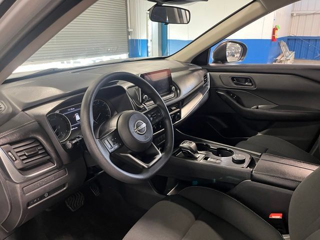 Used 2024 Nissan Rogue S AWD/4WD image 23