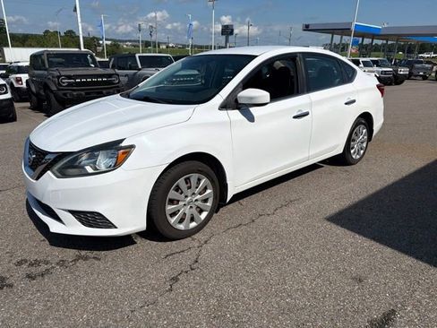 Used 2016 Nissan Sentra S FWD image 3