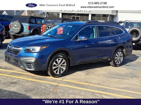 Used 2022 Subaru Outback Premium image 1