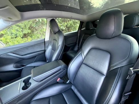 Used 2022 Tesla Model Y Performance AWD/4WD image 5