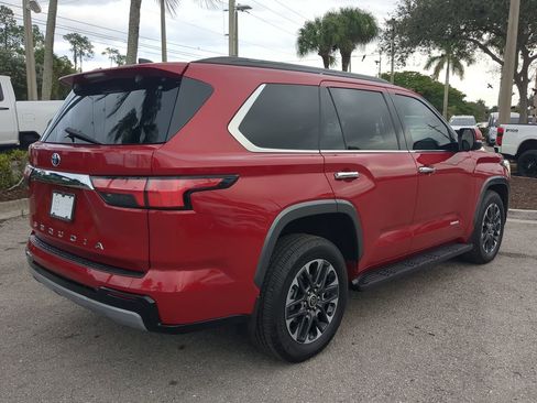 Used 2023 Toyota Sequoia Limited image 5