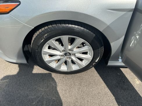 Used 2020 Toyota Camry LE FWD image 13
