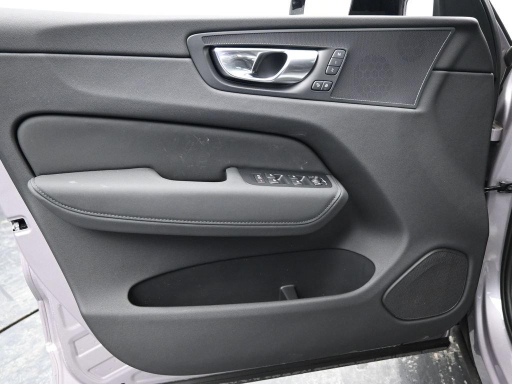 New 2026 Volvo XC60 B5 Plus w/ Protection Package Premier AWD/4WD image 23