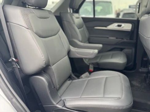 Used 2026 Ford Explorer Active w/ Active Comfort Package image 29