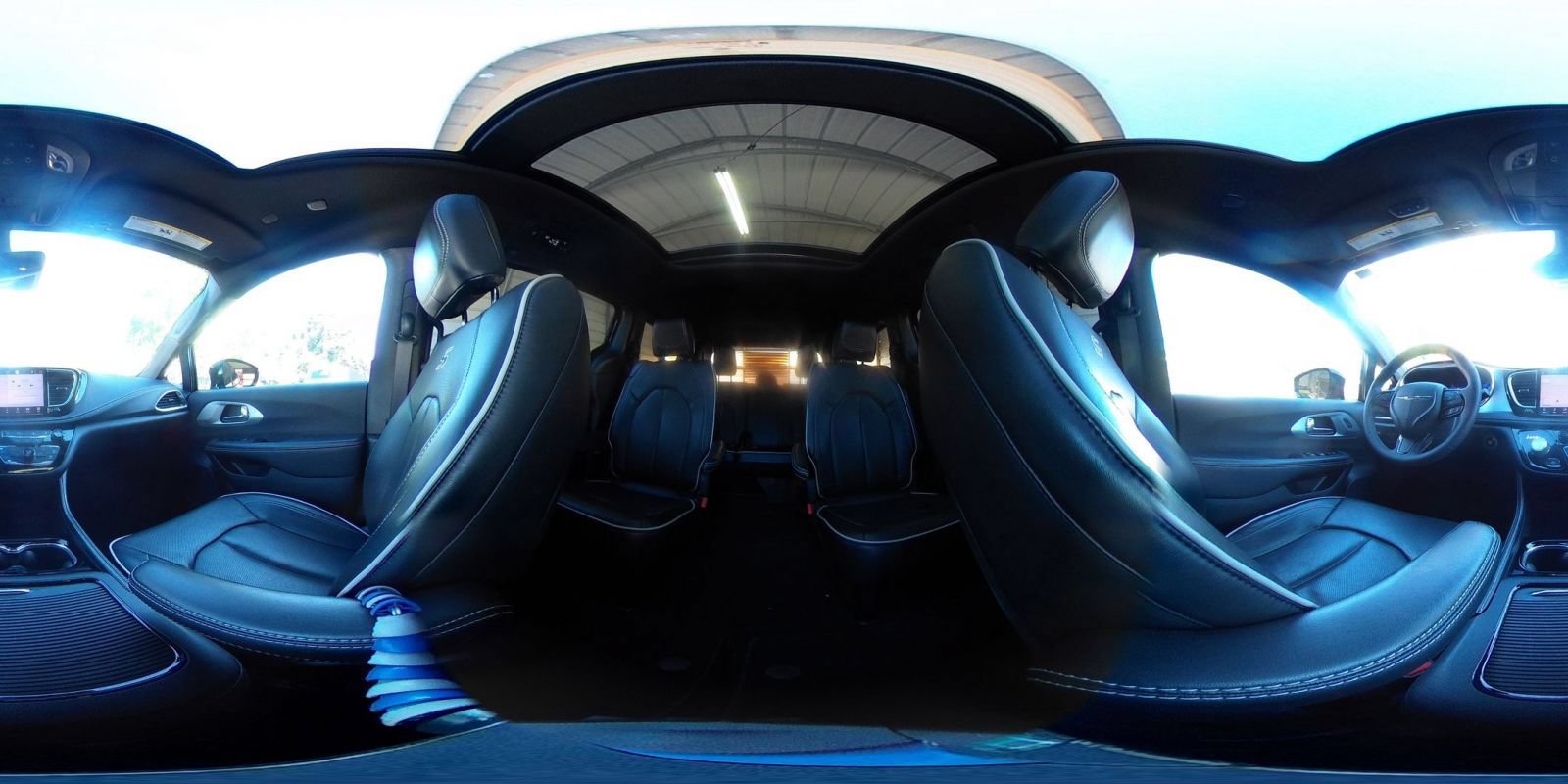 Used 2025 Chrysler Pacifica Limited FWD image 45